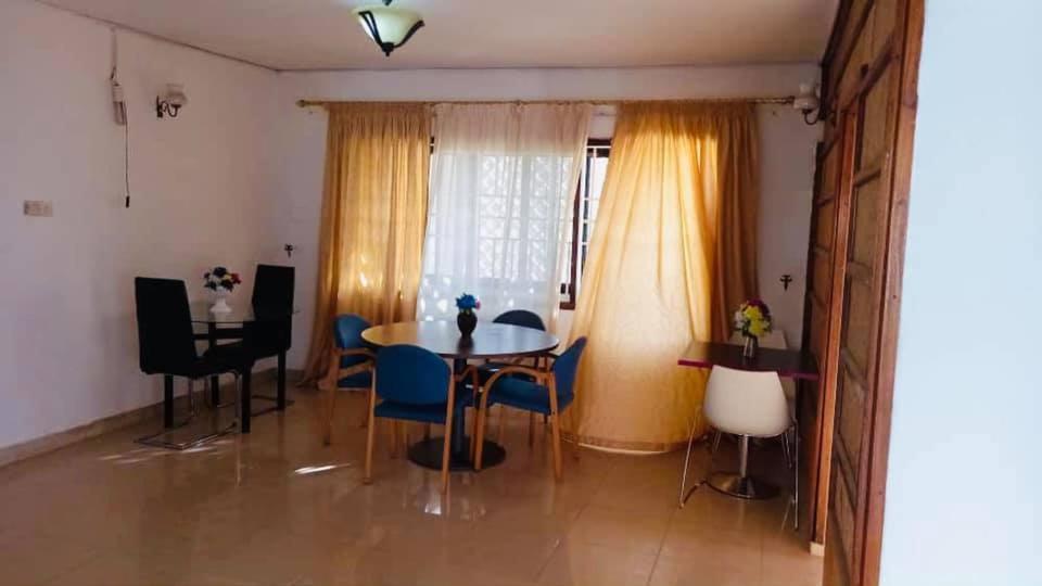 Zunox Guest House Freetown Exterior foto